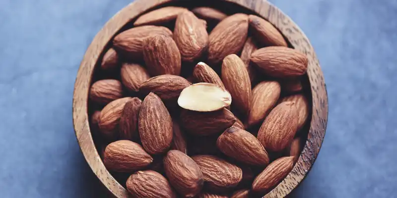 Dry roasted almonds (with salt)