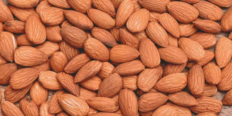 Almonds (with salt)