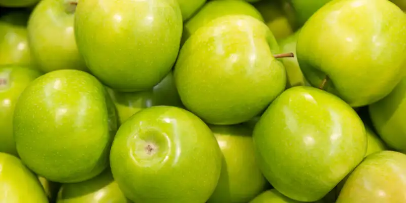 Maçã granny smith crua