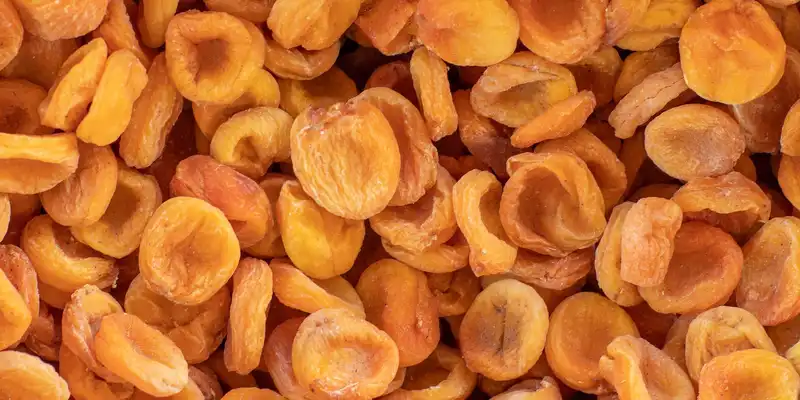 Dehydrated apricot