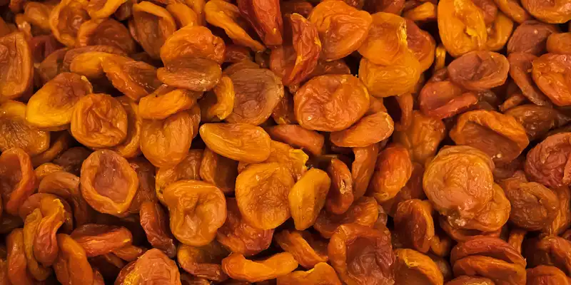 Dried apricot