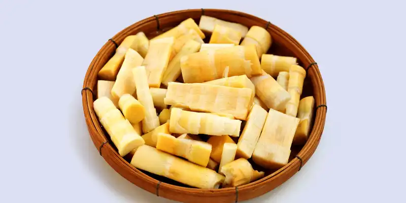 Cooked bamboo shoots (with salt)