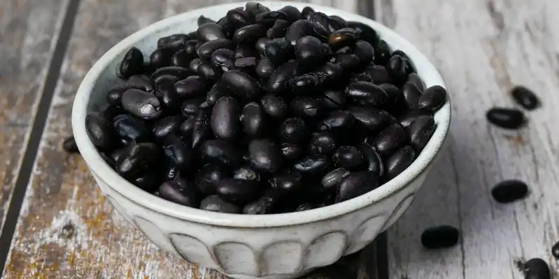 Boiled black beans