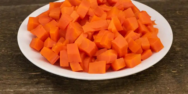 Boiled carrot (with salt)