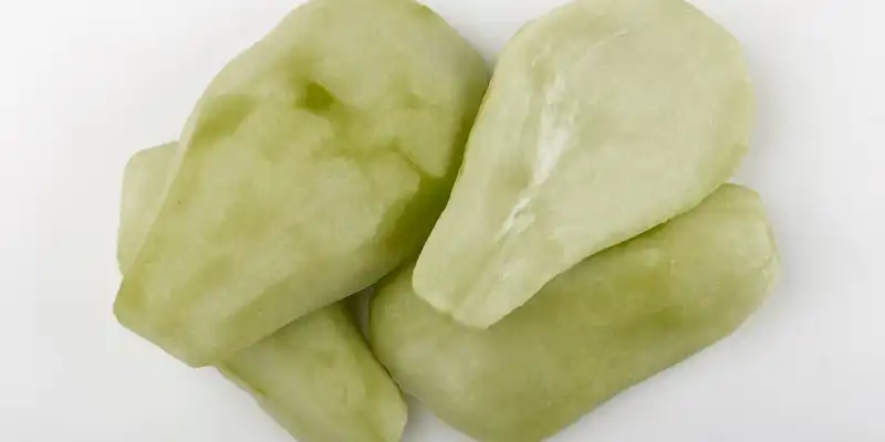 Boiled chayote (with salt)