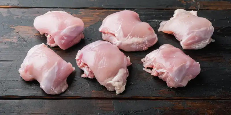 Raw chicken drumstick (meat only)