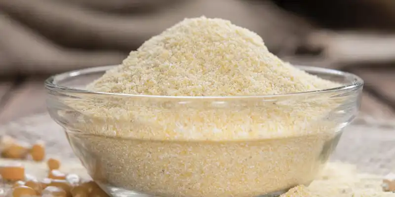 White degermed cornmeal