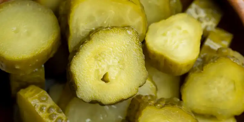 Pickled cucumber (sour)