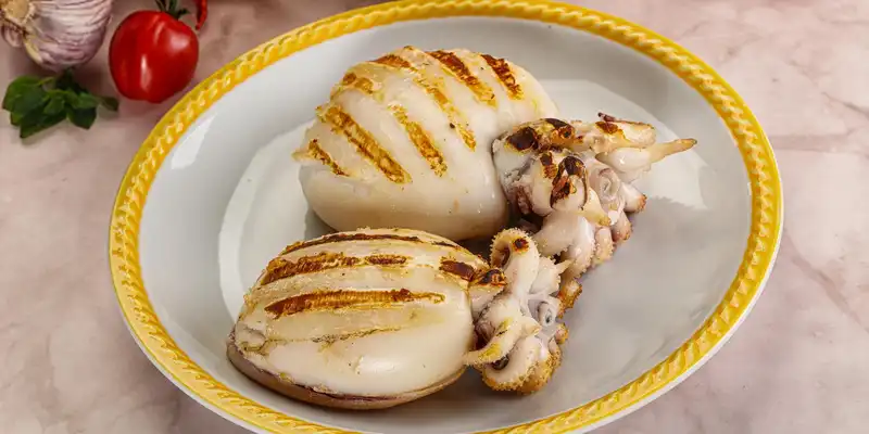 Simmered or steamed cuttlefish