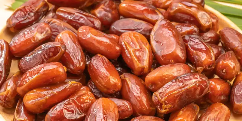 Deglet noor date