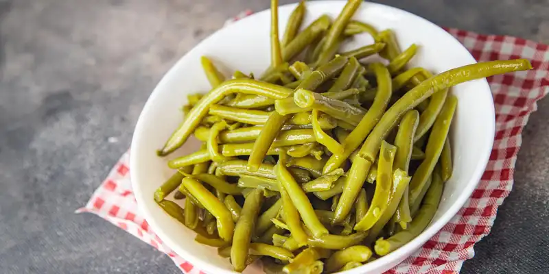 Boiled french beans (with salt)