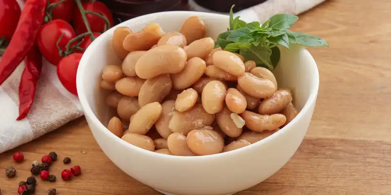 Boiled great northern beans (with salt)