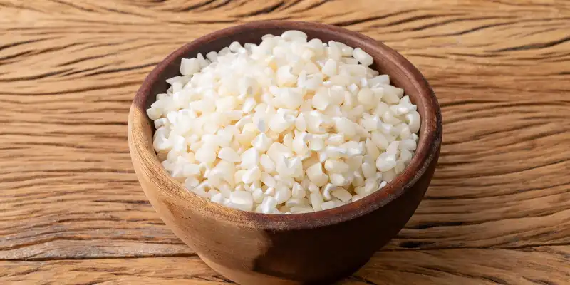 Hominy en conserve blanc