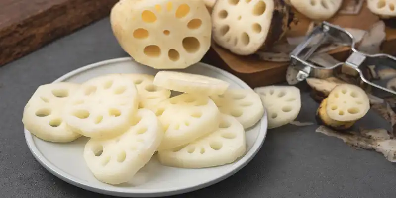 Raw lotus root