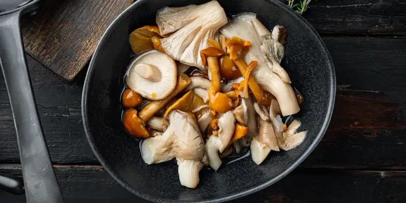 Boiled mushrooms (without salt)