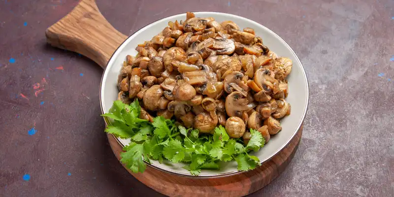 Stir fried white mushrooms