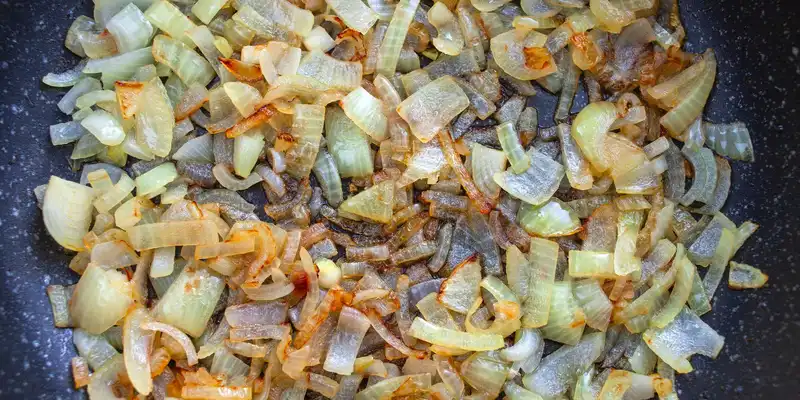 Yellow onion (sauteed)