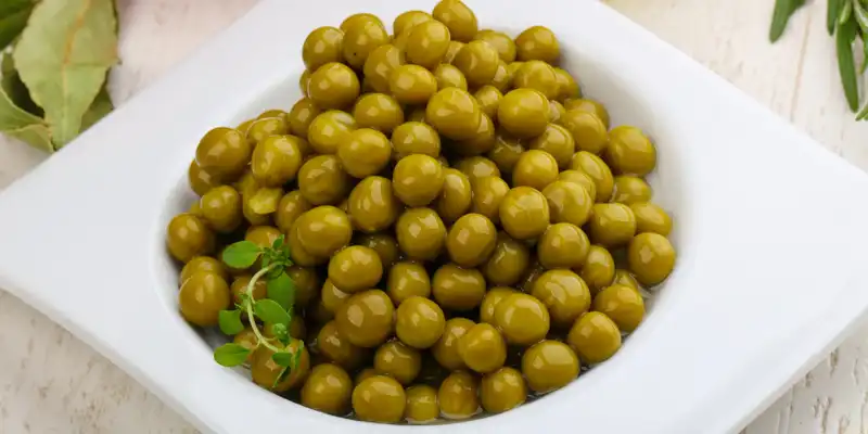 Canned green peas