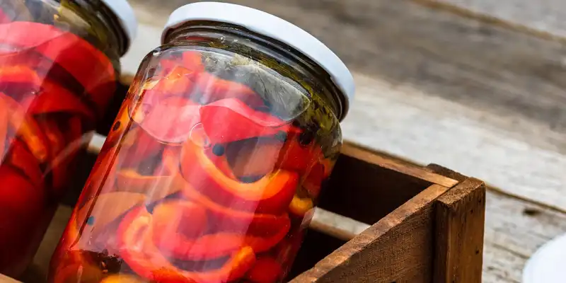 Canned red pepper