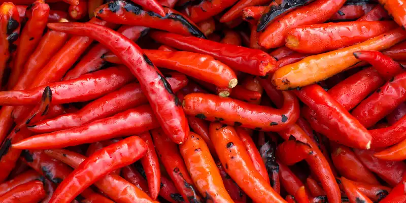 Cooked red pepper (with salt)