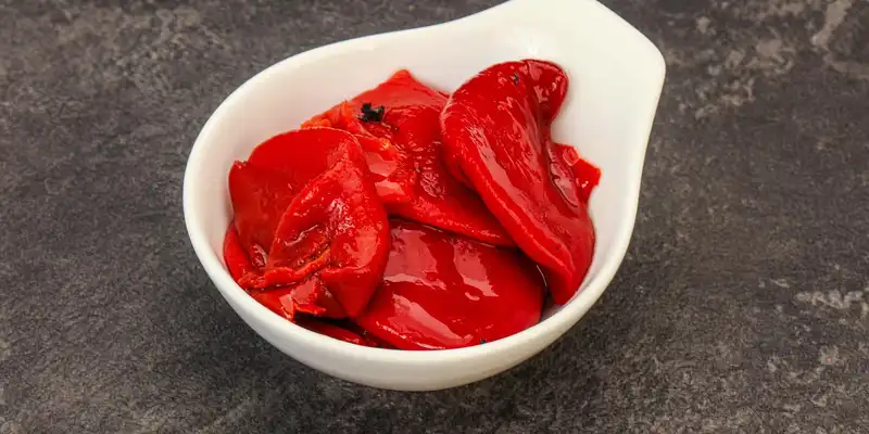 Canned red pepper sweet