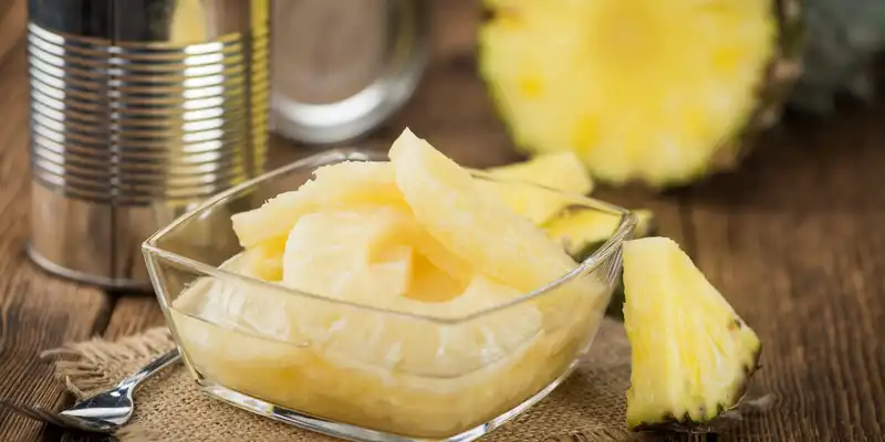 Canned pineapple