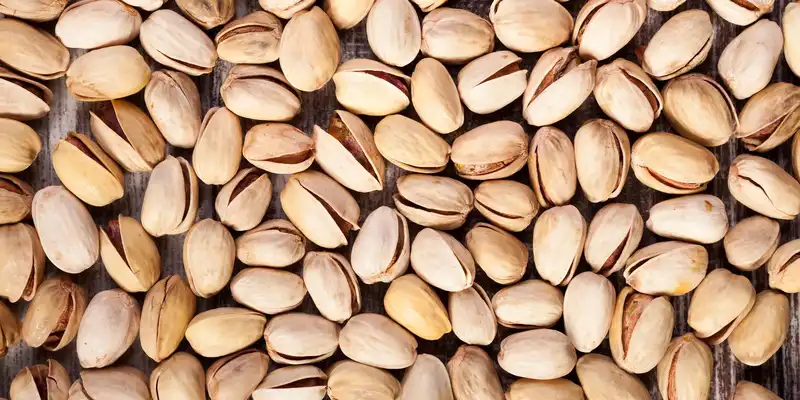 Dry roasted pistachio nuts (with salt)