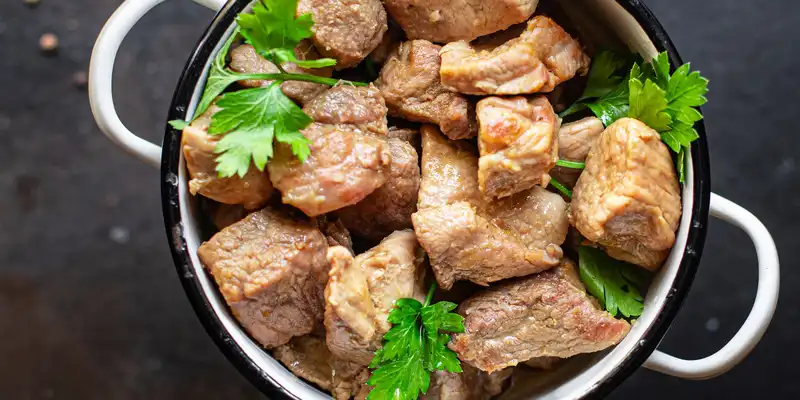 Carne de porco cozinhada (sem osso, assados)