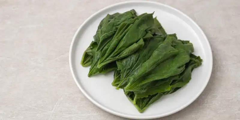 Boiled pumpkin leaves (with salt)