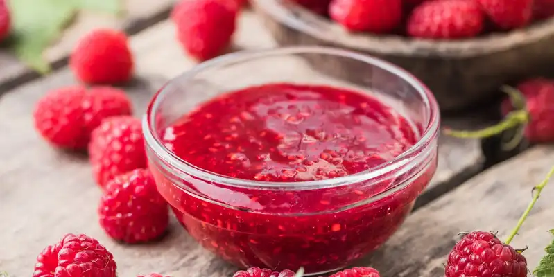 Canned raspberry