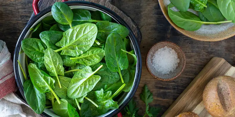 Spinach (with salt)