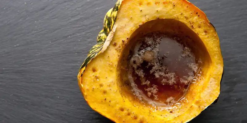 Baked acorn squash (with salt)