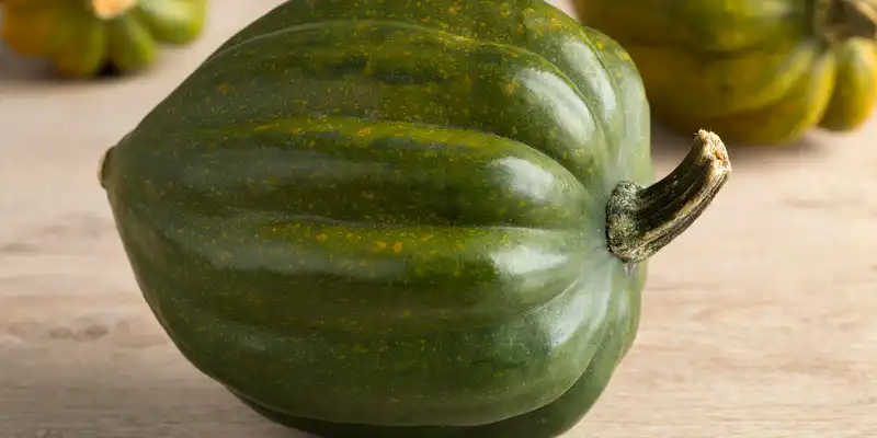 Raw acorn squash