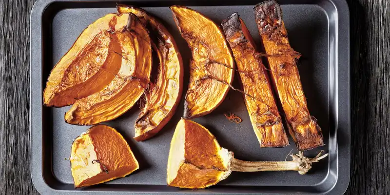 Baked winter acorn squash (with salt)