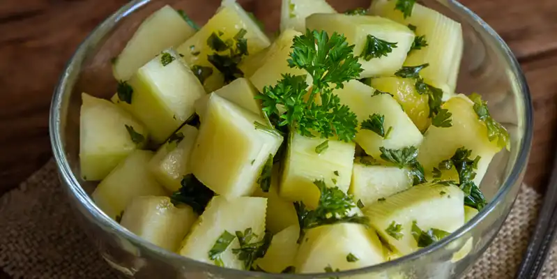 Boiled winter squash (with salt)