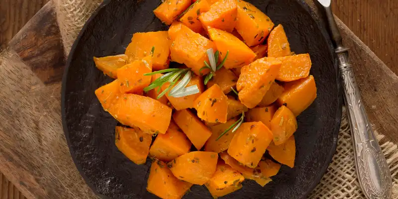 Baked in skin sweet potato (flesh, with salt)