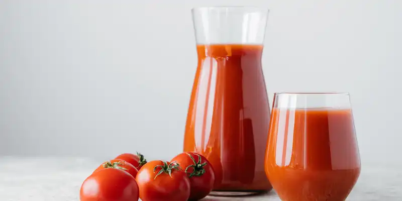 Canned tomato juice