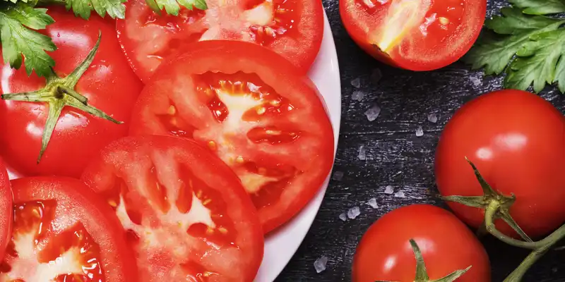 Tomates rouges cuites (avec sel)