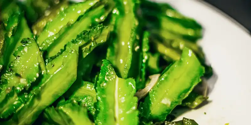 Boiled winged beans (with salt, immature seeds)